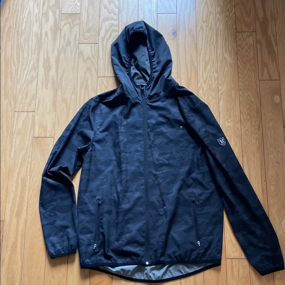 Vuori Men's Black Camouflage Windbreaker Medium Hoodie